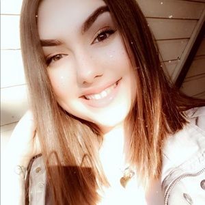 Meet your Posher, Alyssa